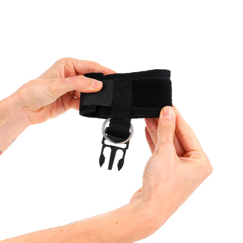 KINK - NEOPRENE WRIST CUFFS WITH VELCRO CLOSURE BLACK ADJUSTABLE 22-34 CM