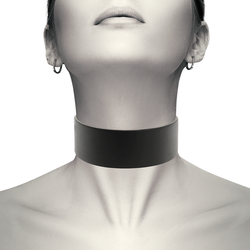 COQUETTE CHIC DESIRE - VEGAN LEATHER COLLAR