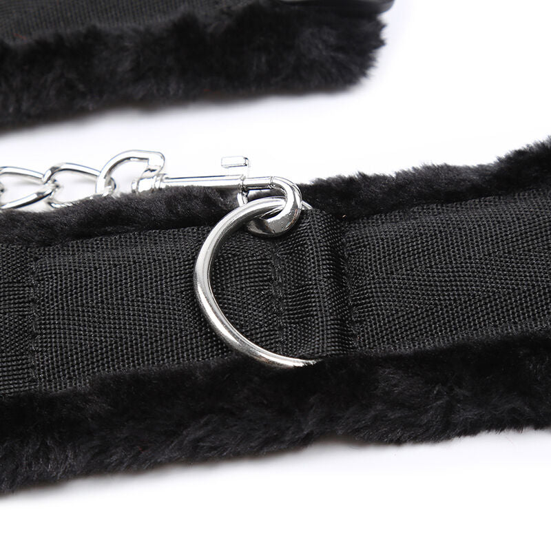 OHMAMA FETISH - FURRY-LINED WRIST RESTRAINTS