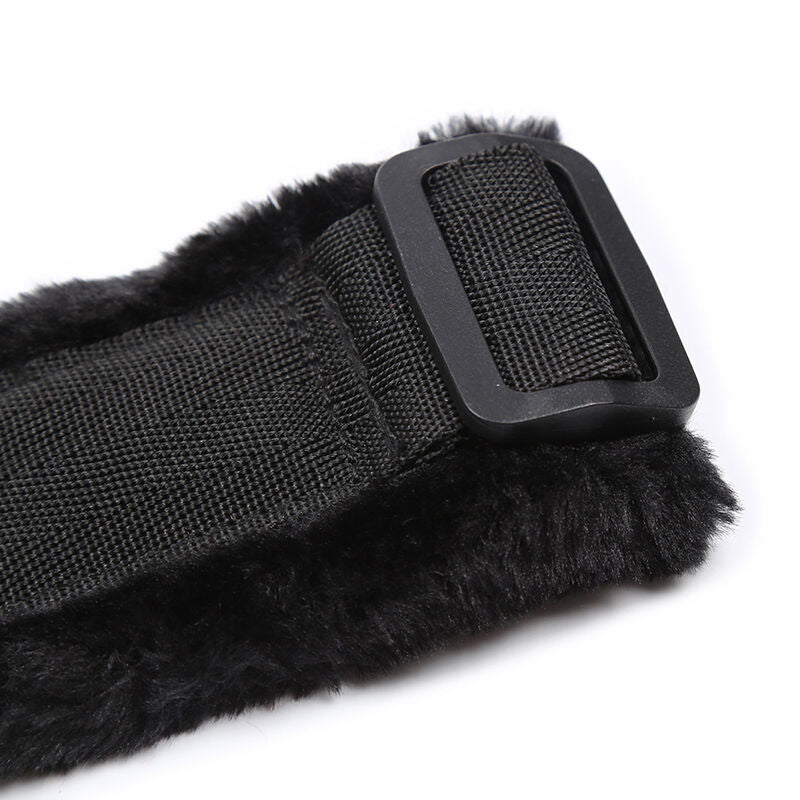 OHMAMA FETISH - FURRY-LINED WRIST RESTRAINTS