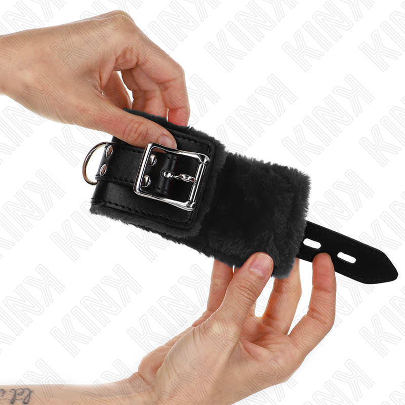 KINK - FUR-LINED WRIST RESTRAINTS BLACK WITH BLACK BELT ADJUSTABLE 17-29 CM X 6 CM