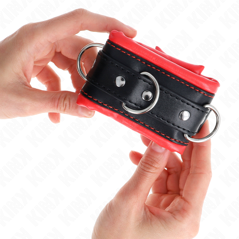 KINK - HEAVY WRIST RESTRAINTS WITH RED FUR LINING, ADJUSTABLE 20-30 CM X 6 CM
