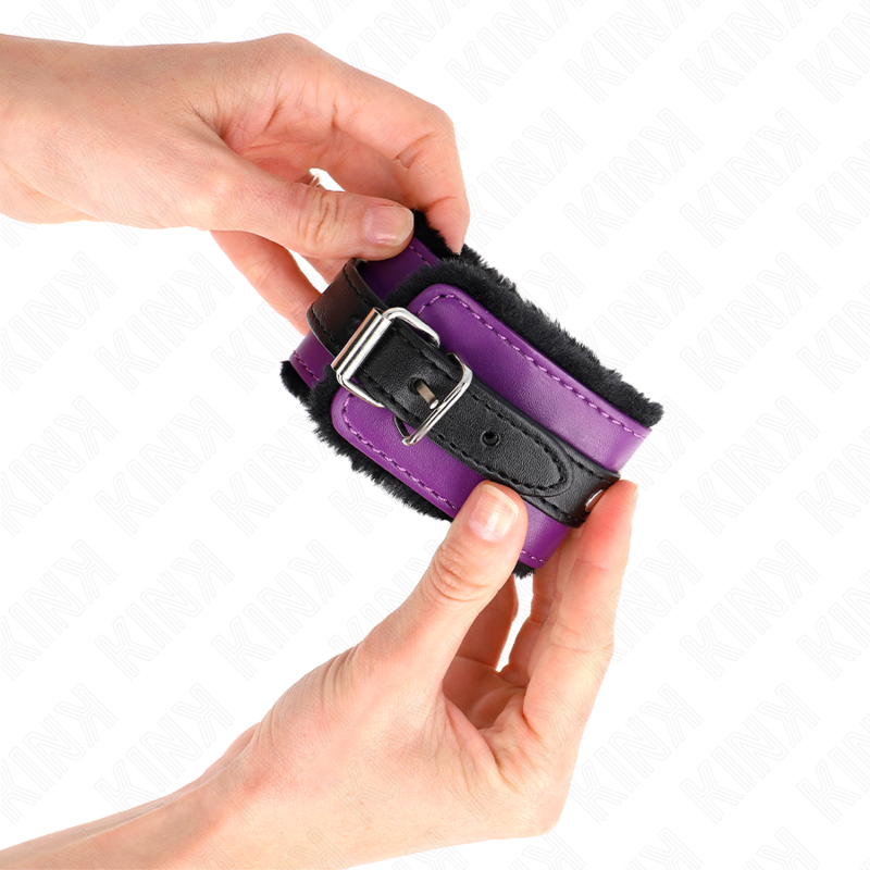 KINK - PREMIUM FUR-LINED WRIST RESTRAINTS BLACK WITH PURPLE / BLACK BELT ADJUSTABLE 17-29 CM X 6 CM