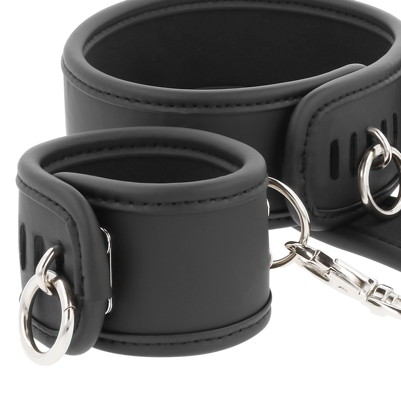 FETISH SUBMISSIVE - NECKLACE AND HANDCUFFS MADE OF VEGAN LEATHER WITH NOPRENE LINING